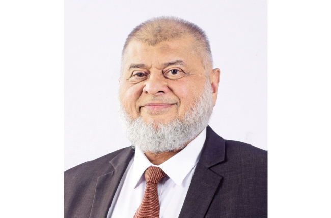 Aberdeen Holdings marks 30 years honours senior emplolyees