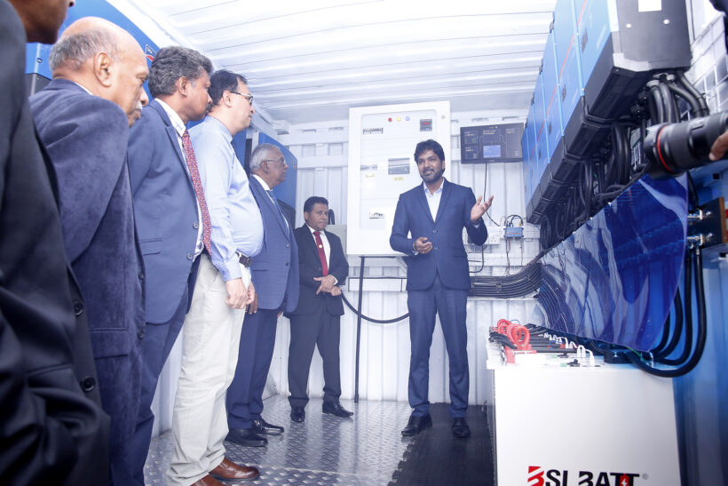 පේරාදෙණිය ඉංජිනේරු පීඨයේ අත්‍යවශ්‍ය යටිතල පහසුකම් වෙනුවෙන් SLAM Power Solutions වෙතින් ස්මාර්ට් මයික්‍රොග්‍රිඩ් බලශක්ති පද්ධතියක්