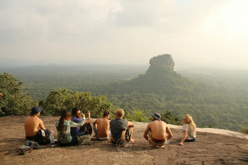 Tourist arrivals top 190,000 in August